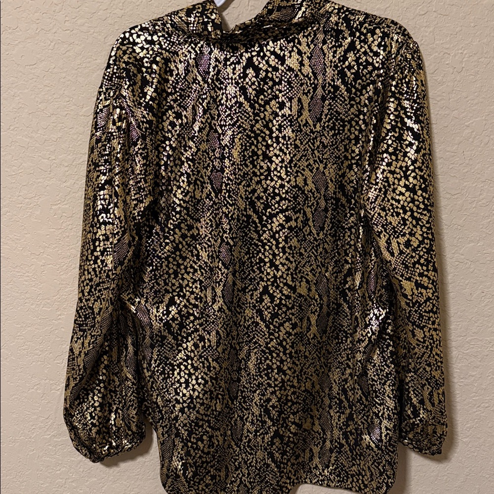Michael Kors Metallic Snake-Print Blouse in Gold and Black plus size 2x - Picture 3 of 3